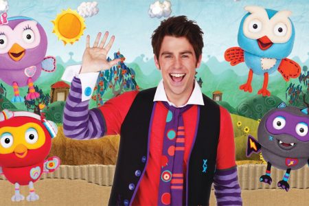 Giggle And Hoot Theme Song