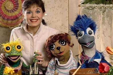 Under The Umbrella Tree Theme Song